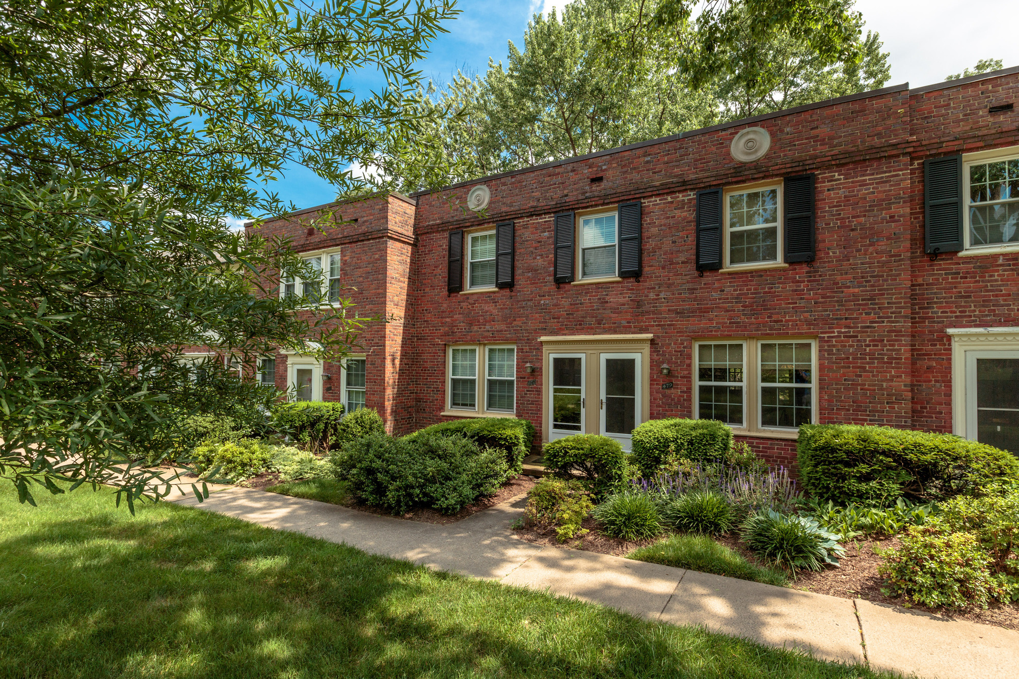 Arlington Village Arlington VA Condos Every building. Every listing.