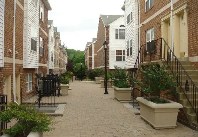 Exterior view of Arlington Ridge Terrace condo building in Shirlington-Fairlington, Arlington, VA.