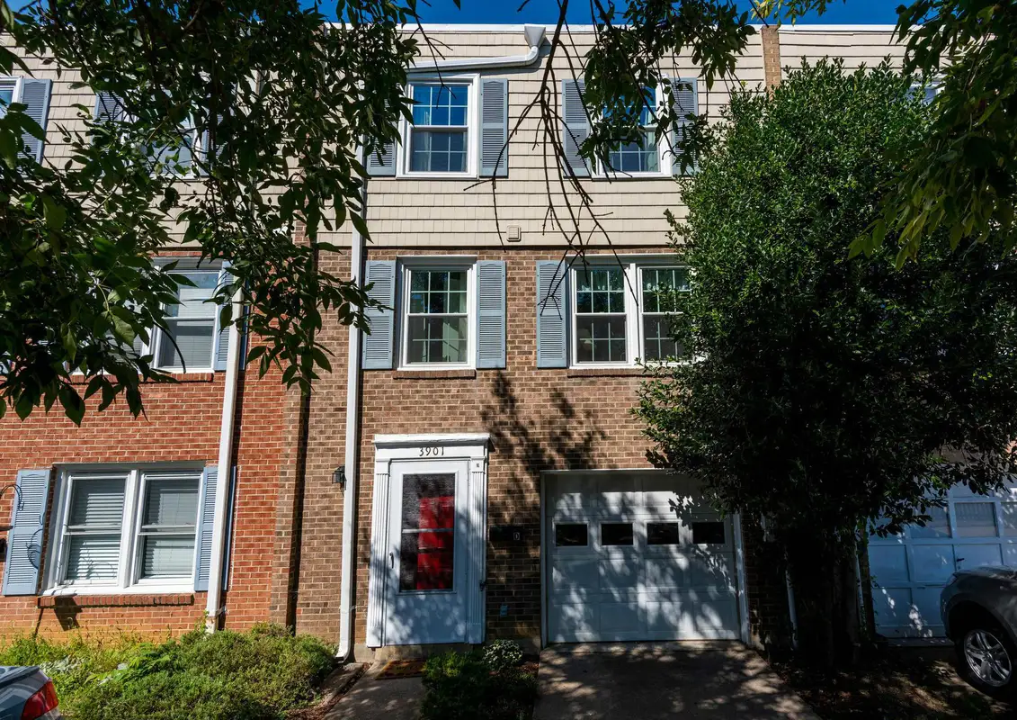 Exterior view of Ashton Square condo building in Virginia Square, Arlington, VA