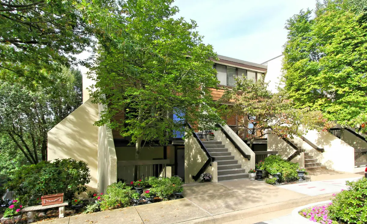 Exterior view of Concord Mews condominium building in the Shirlington-Fairlington neighborhood of Arlington, VA.