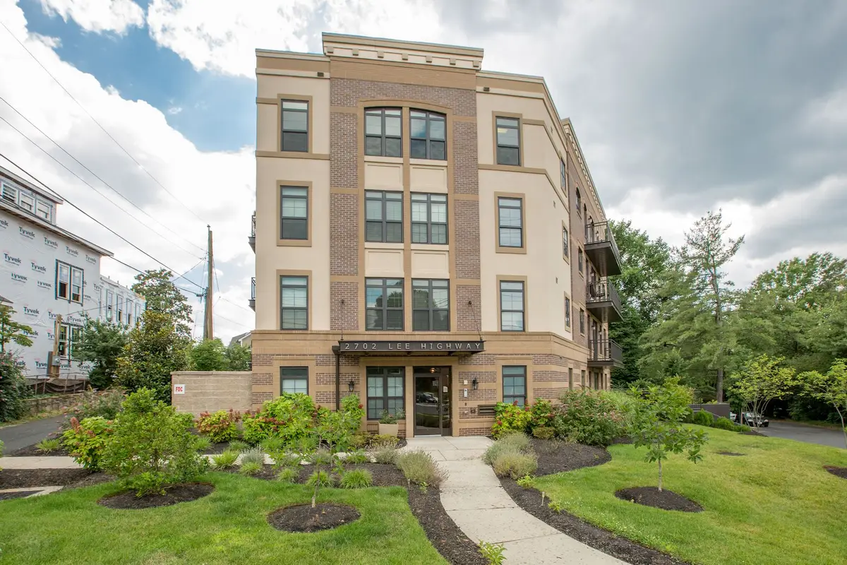Exterior view of Lyon Pointe condo building on Langston Blvd in Arlington, VA