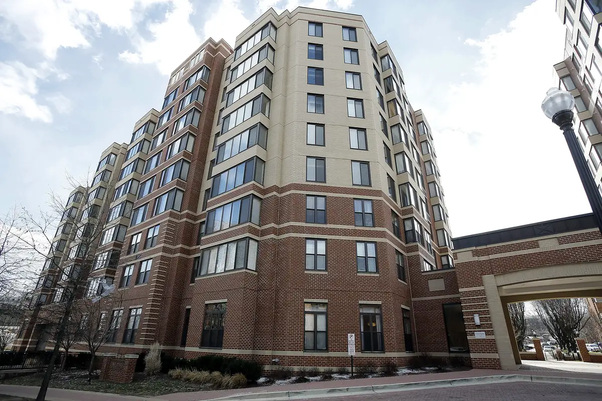 Exterior view of Park at Courthouse condo building in Courthouse, Arlington, VA
