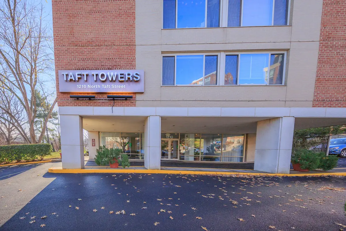 Exterior view of Taft Towers condominium building in Courthouse, Arlington, VA.